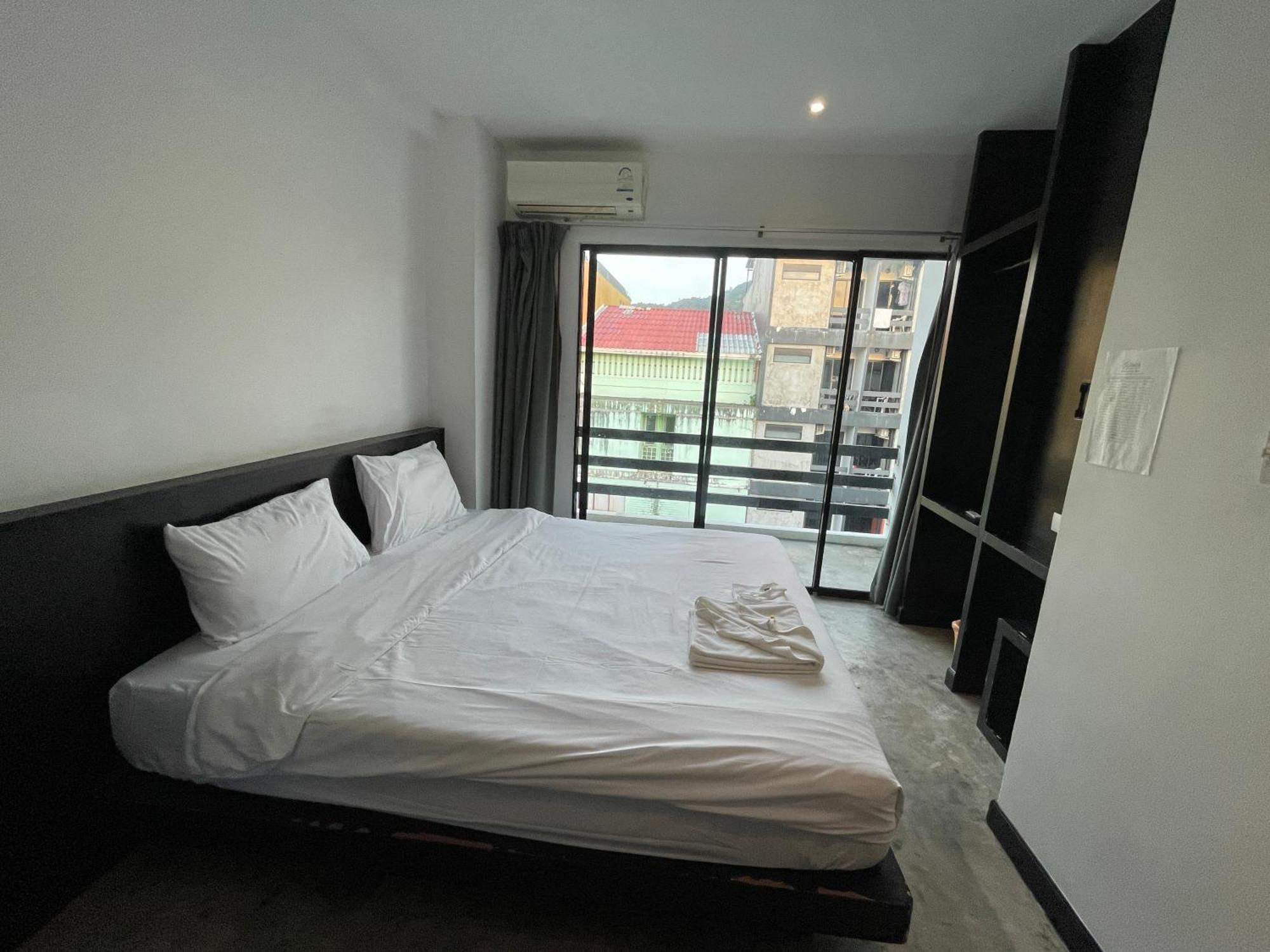 Islanda Hotel Patong מראה חיצוני תמונה